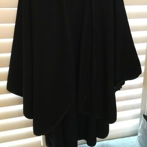 Elegant 100% Cashmere Cape